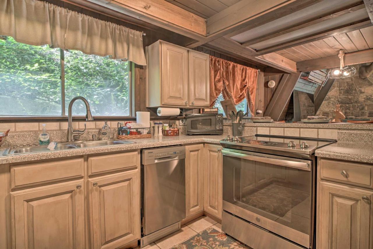 Snuggle Inn In The Heart Of Chalet Village! Gatlinburg Buitenkant foto