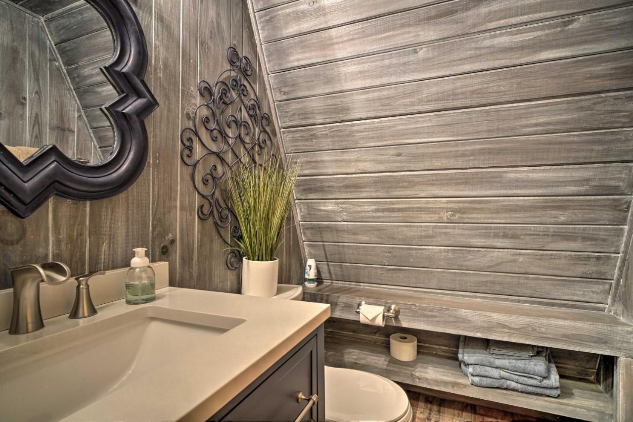 Snuggle Inn In The Heart Of Chalet Village! Gatlinburg Buitenkant foto