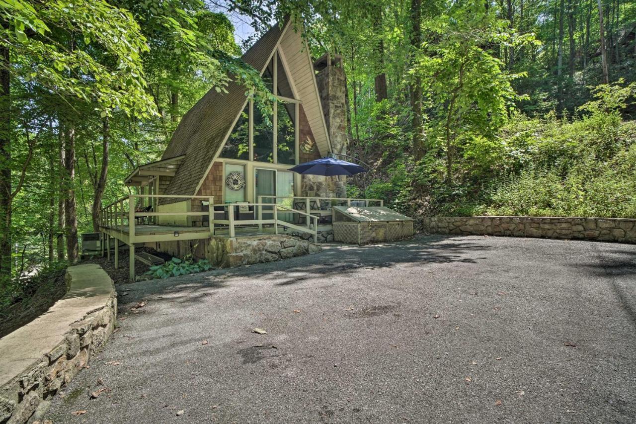 Snuggle Inn In The Heart Of Chalet Village! Gatlinburg Buitenkant foto